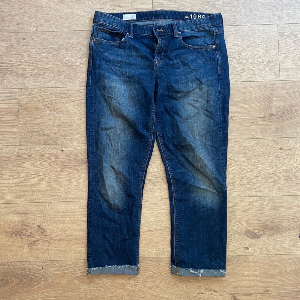 Gap medium wash straight fit jeans